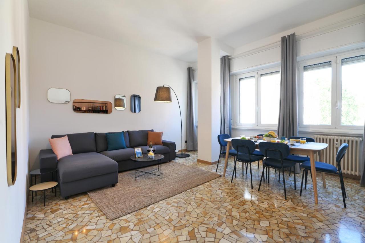 Sweett - Fontana Apartment Milan Luaran gambar